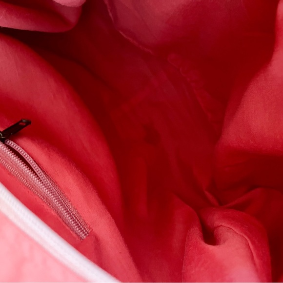 ‼️LAST CHANCE‼️ LoveStitch Mirrored Floral Tote - Picture 10 of 13